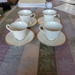 Royal Doulton Heather Bone China 5089 LOT OF 4 CUPS AND SAUCERS